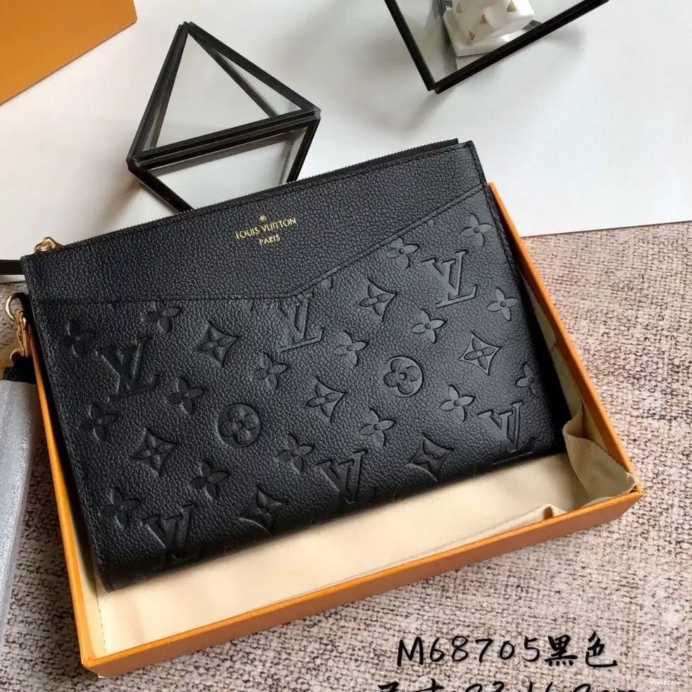 WIS VUITTON MM POCHETTE LOUIS MÉLANIE 0622